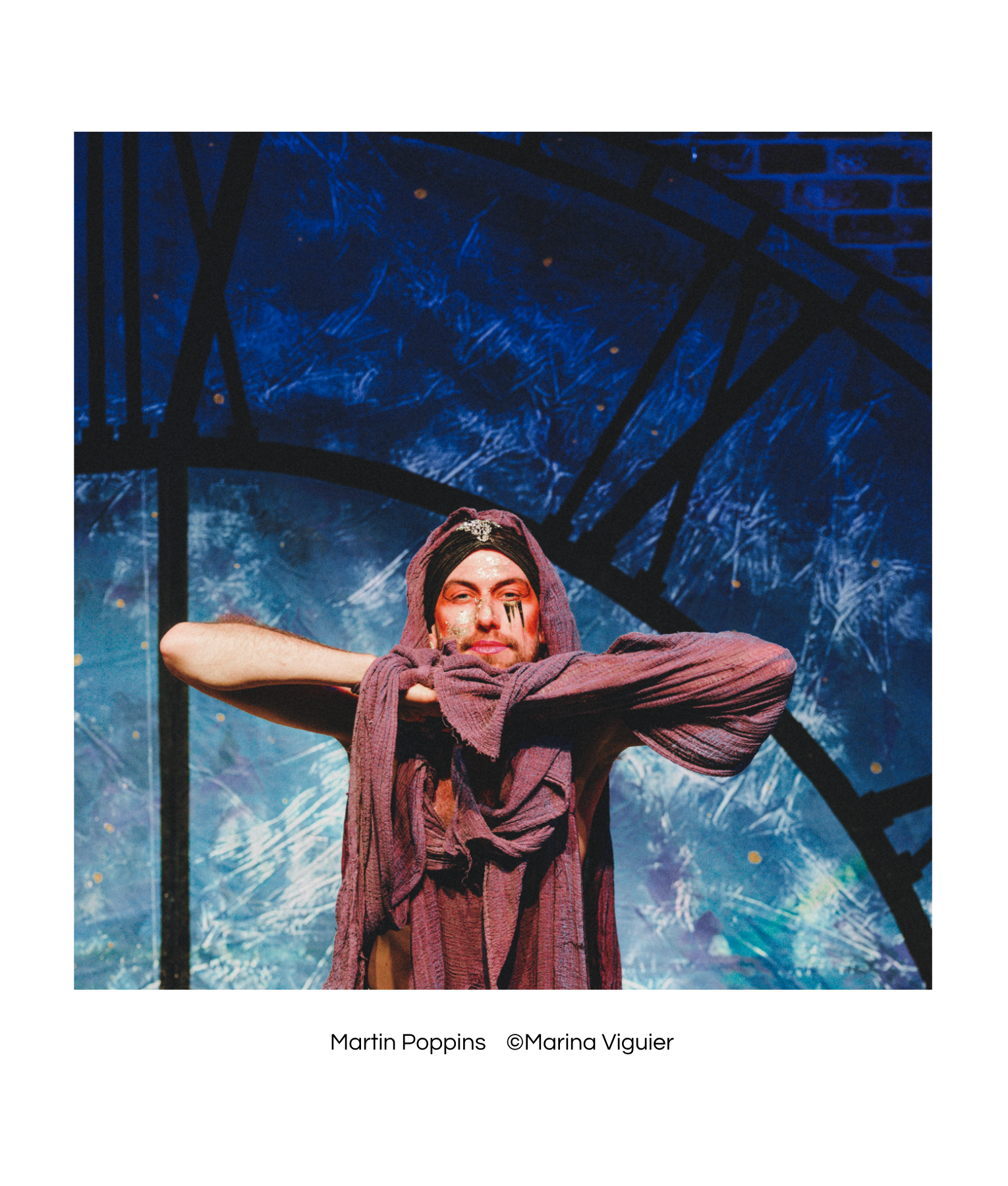 Martin Poppins, chanteur lyrique et artiste de cabaret, pour Bienvenue au Cabaret